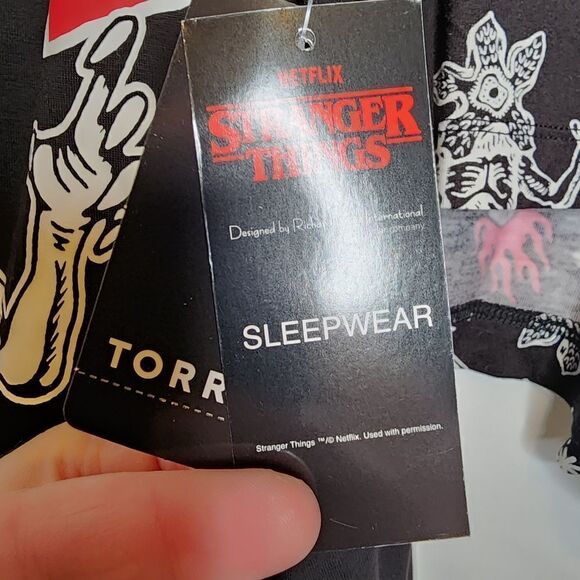 6X 30W Torrid Black Stranger Things Pajama Set Tank Shorts Demogorgon Hunter Red - Picture 5 of 10